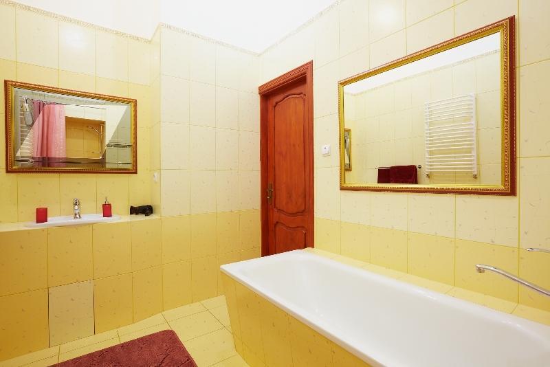 Apartments On Doroshenka 19 Лвив Екстериор снимка