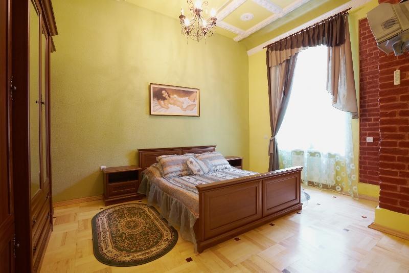 Apartments On Doroshenka 19 Лвив Екстериор снимка